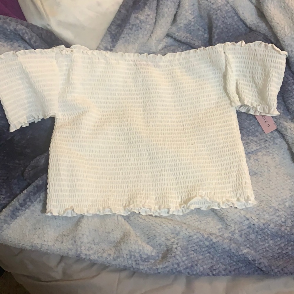 Women’s white crop top